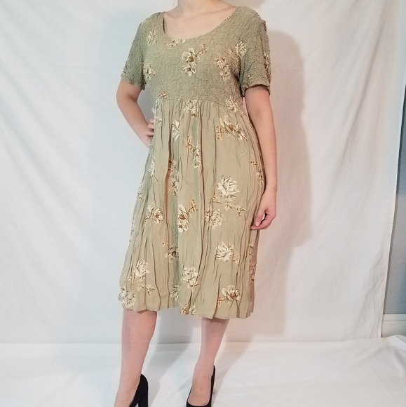 Dresses & Skirts - Beautiful woman's dress!